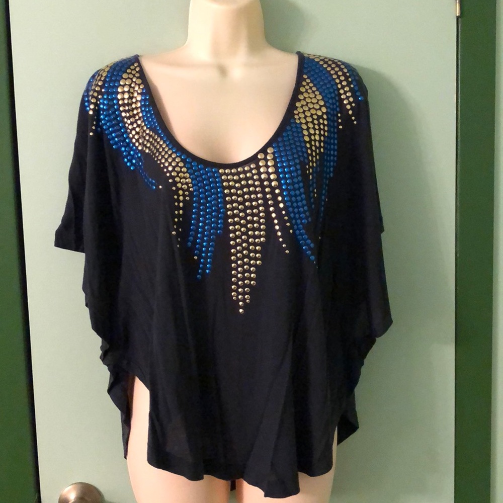 3/$18🛍 Free People knit top studded design